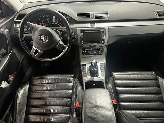 Volkswagen Passat 2011 photo 4