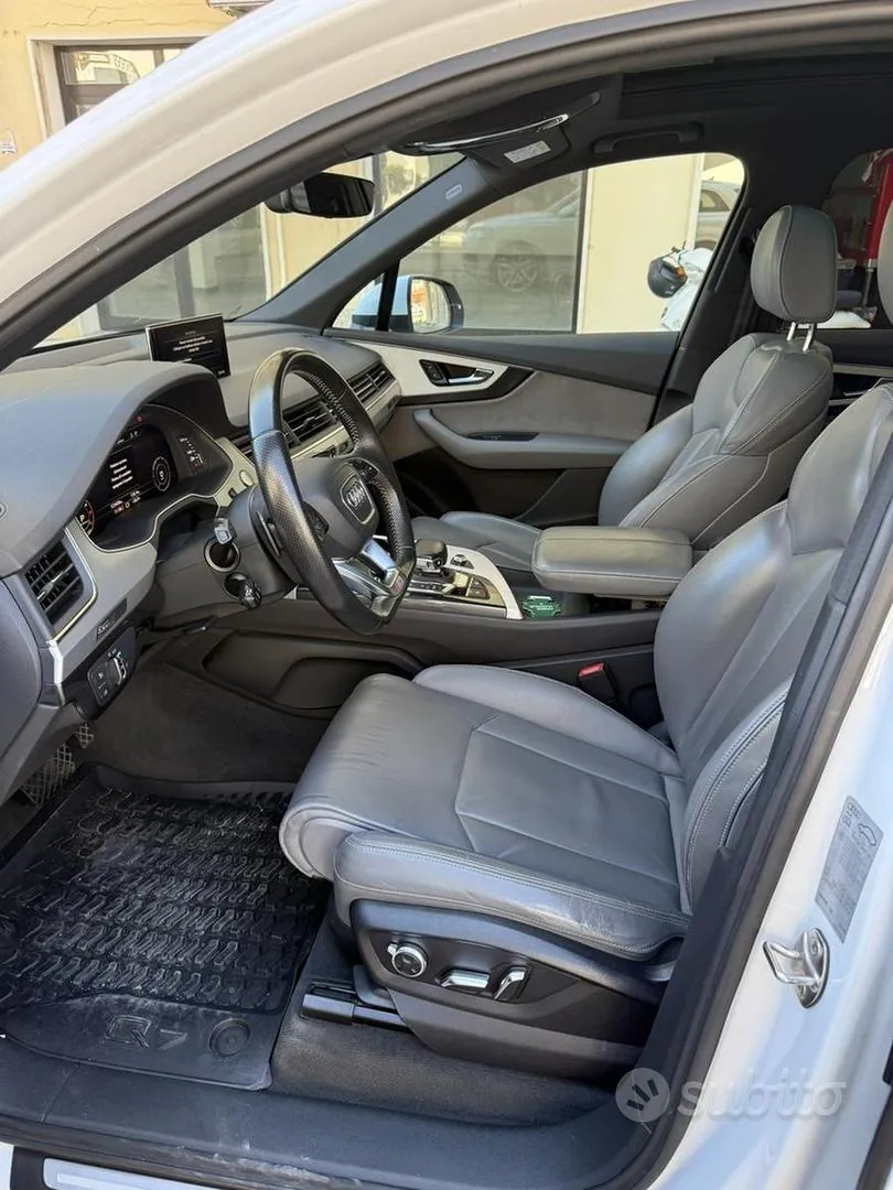 Audi Q7 2015 photo 5