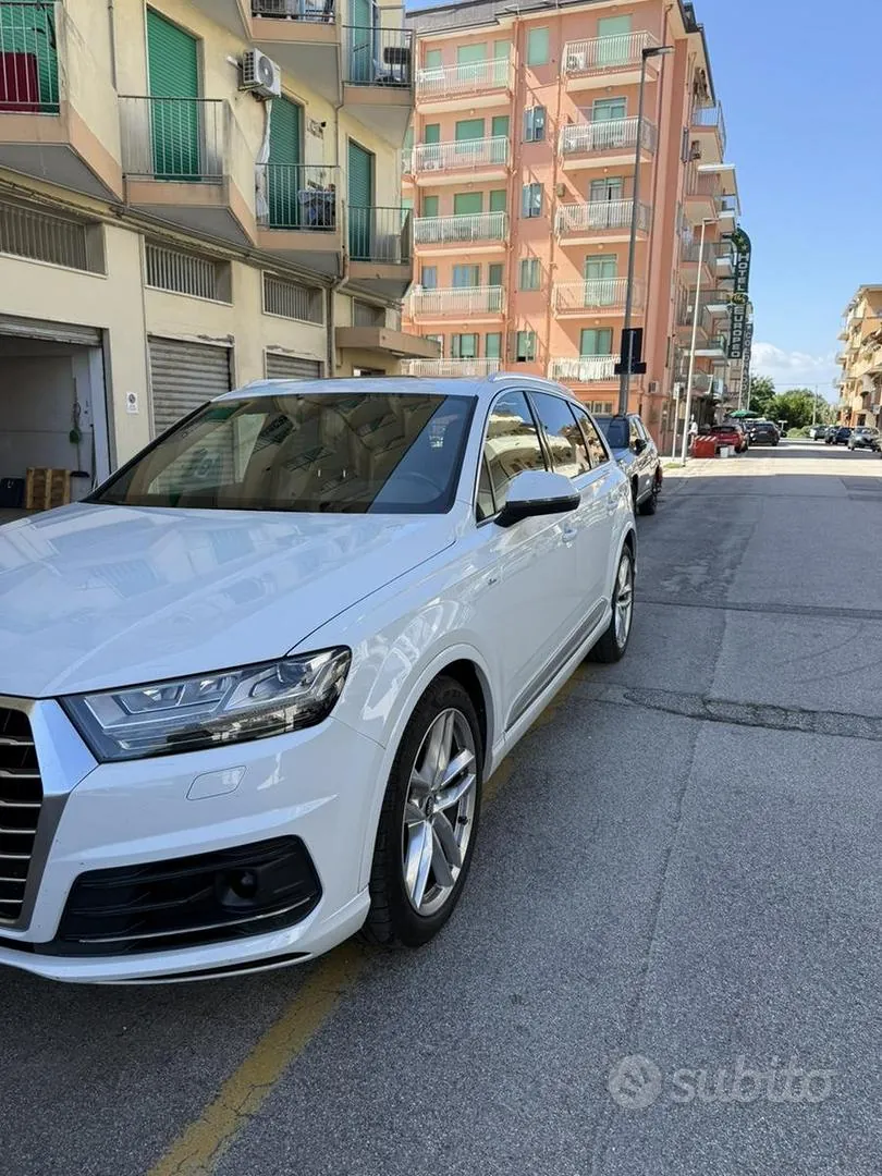 Audi Q7 2015 photo 4