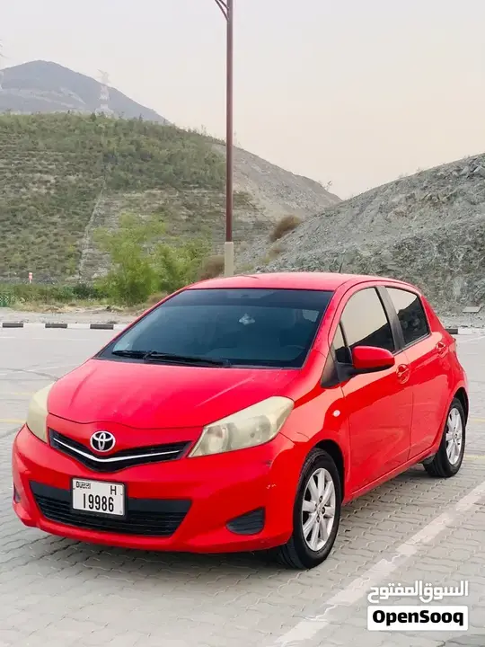 Toyota Yaris 2013 photo 2