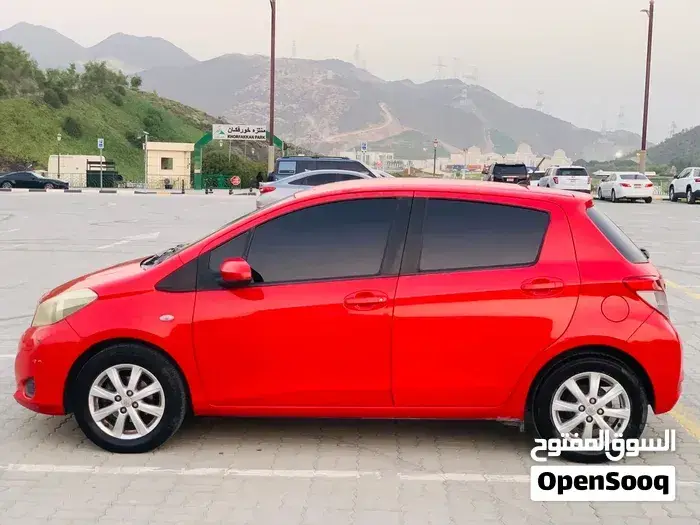 Toyota Yaris 2013 photo 3