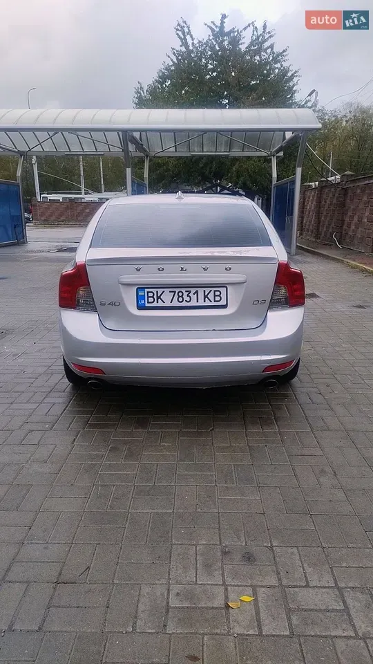 Volvo S40 2011 photo 4