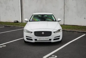 Jaguar Xe 2016 photo 4