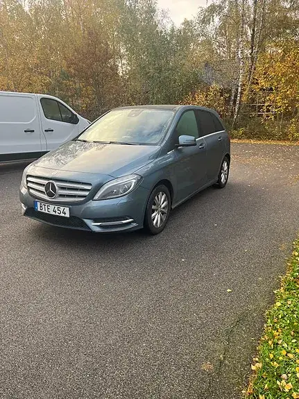 Mercedes-Benz B 200