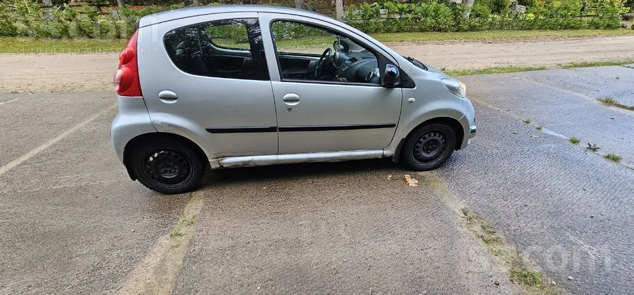 Peugeot 107 2006 photo 3