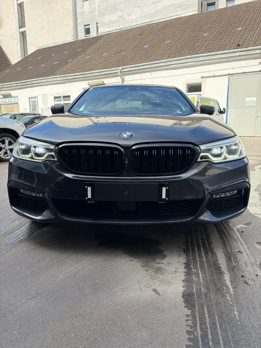 BMW 5 Series 2017 photo 2