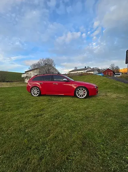 Alfa Romeo 159 2007 photo 2