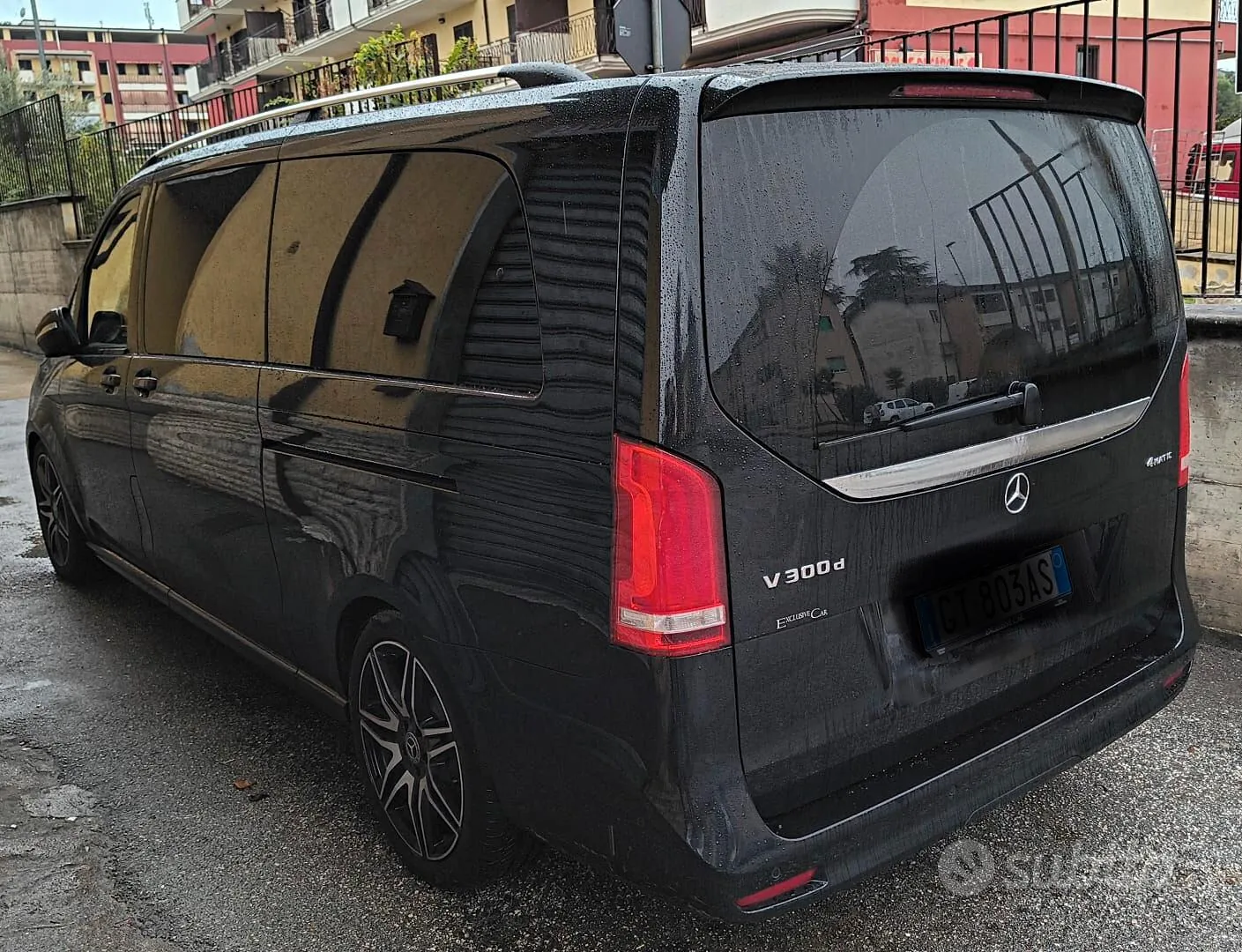 Mercedes-Benz V300D 2023 photo 2