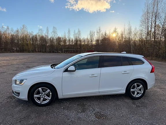 Volvo V60 2014 photo 3