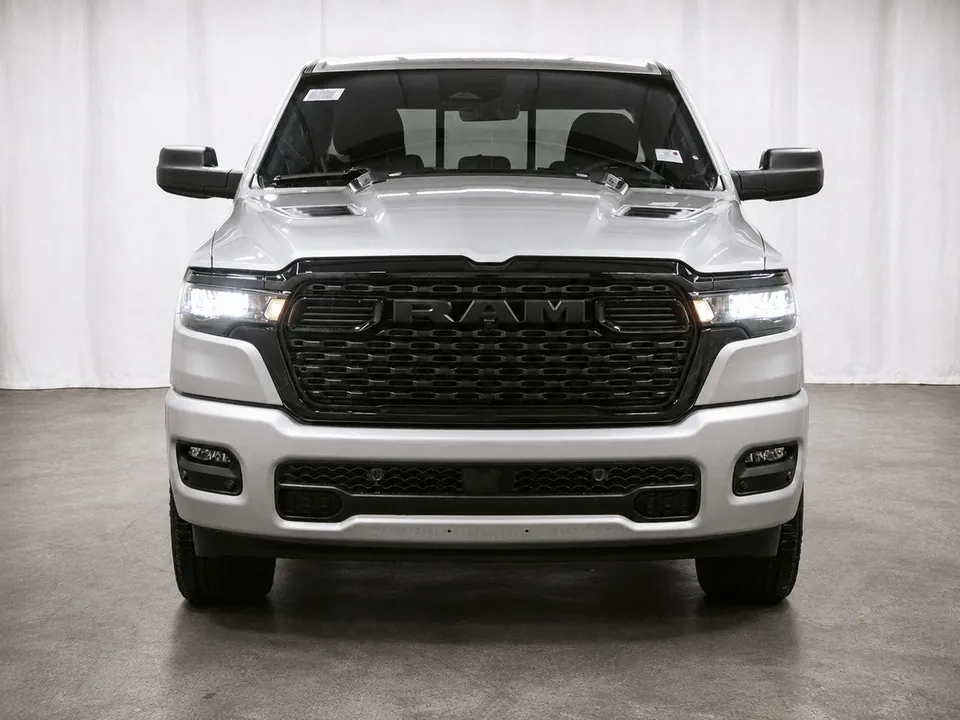Ram 1500 Express 2026 photo 2