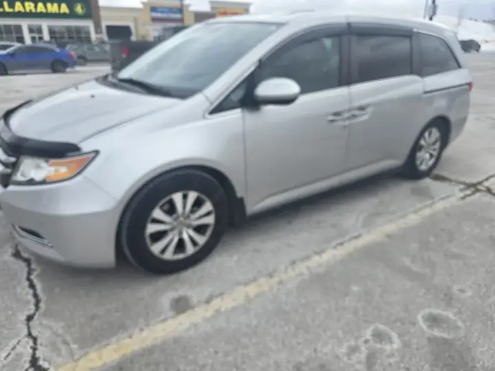Honda Odyssey 2015 photo 3