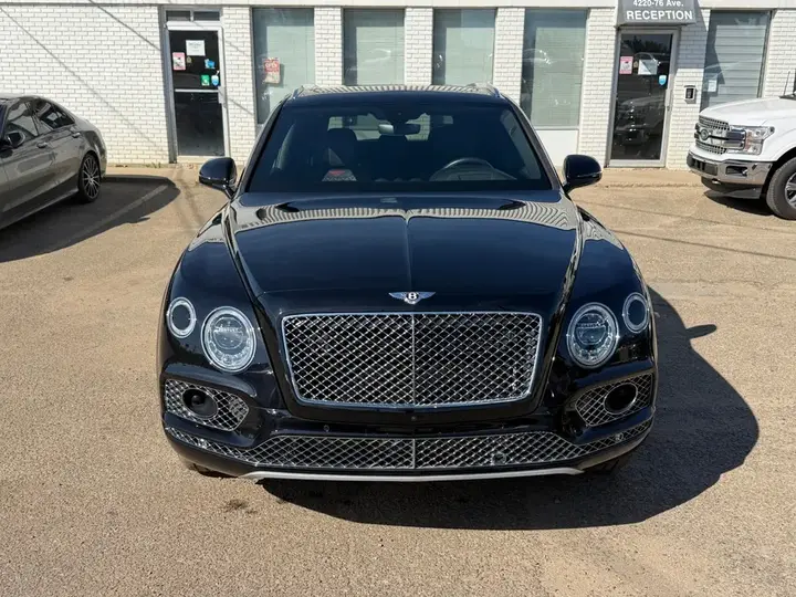Bentley Bentayga 2018 photo 2