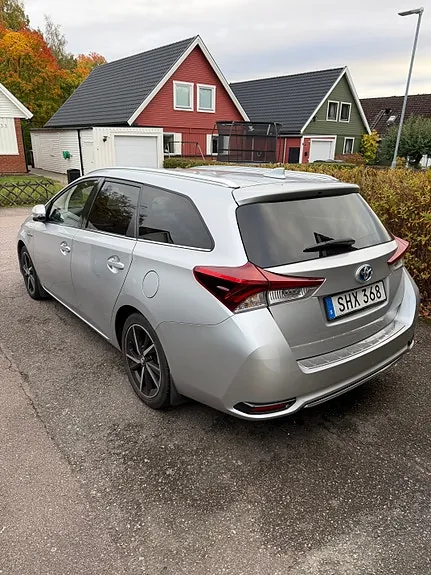 Toyota Auris 2018 photo 2
