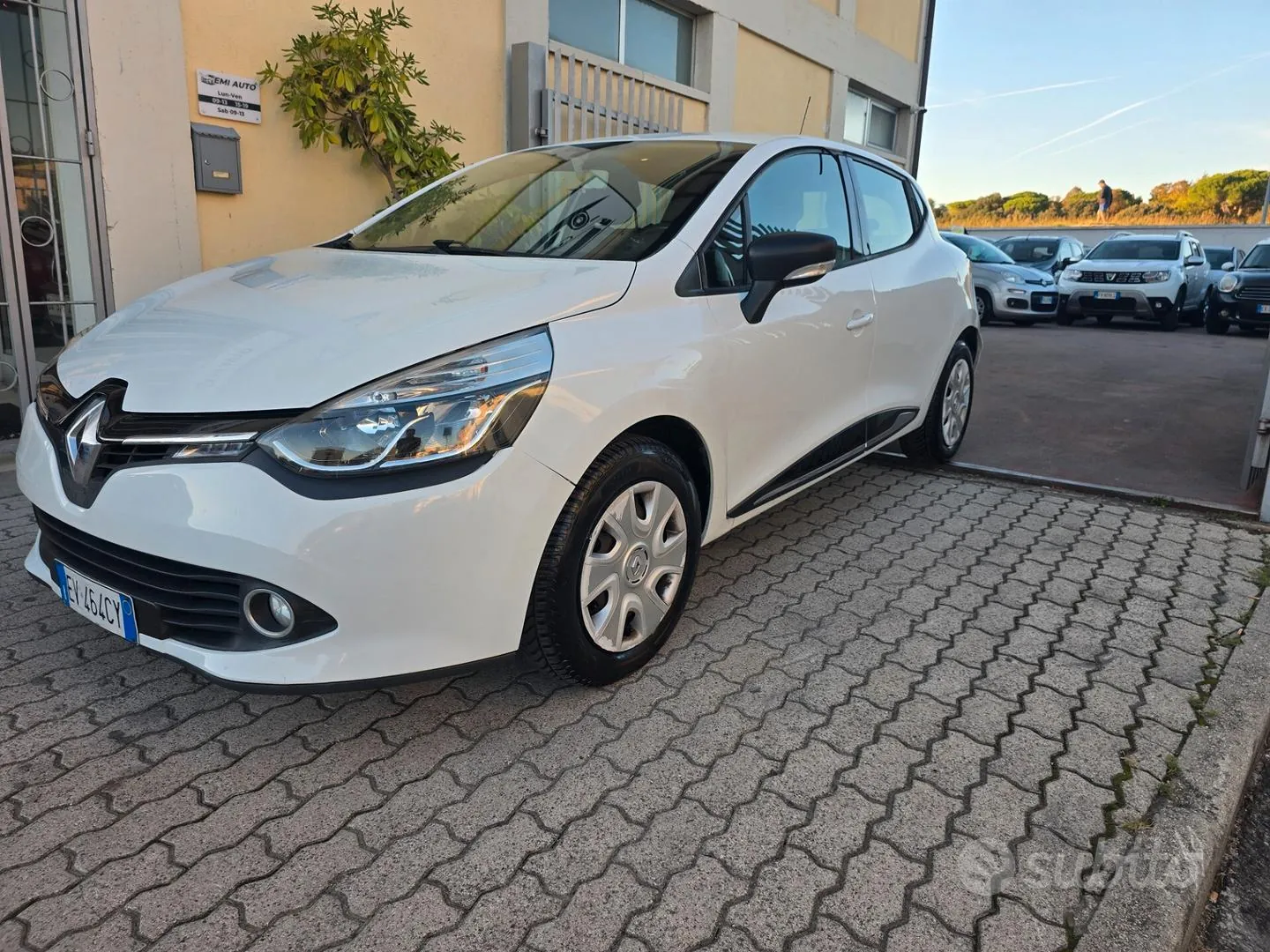 Renault Clio 2015 photo 2