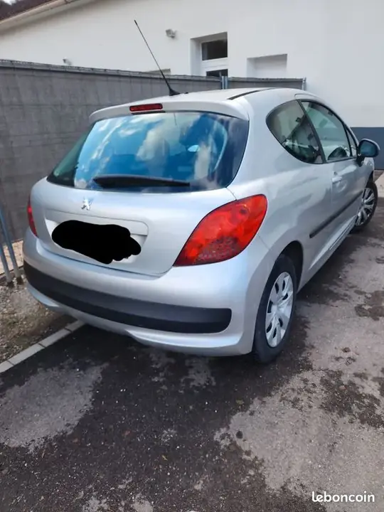 Peugeot 207 2007 photo 2