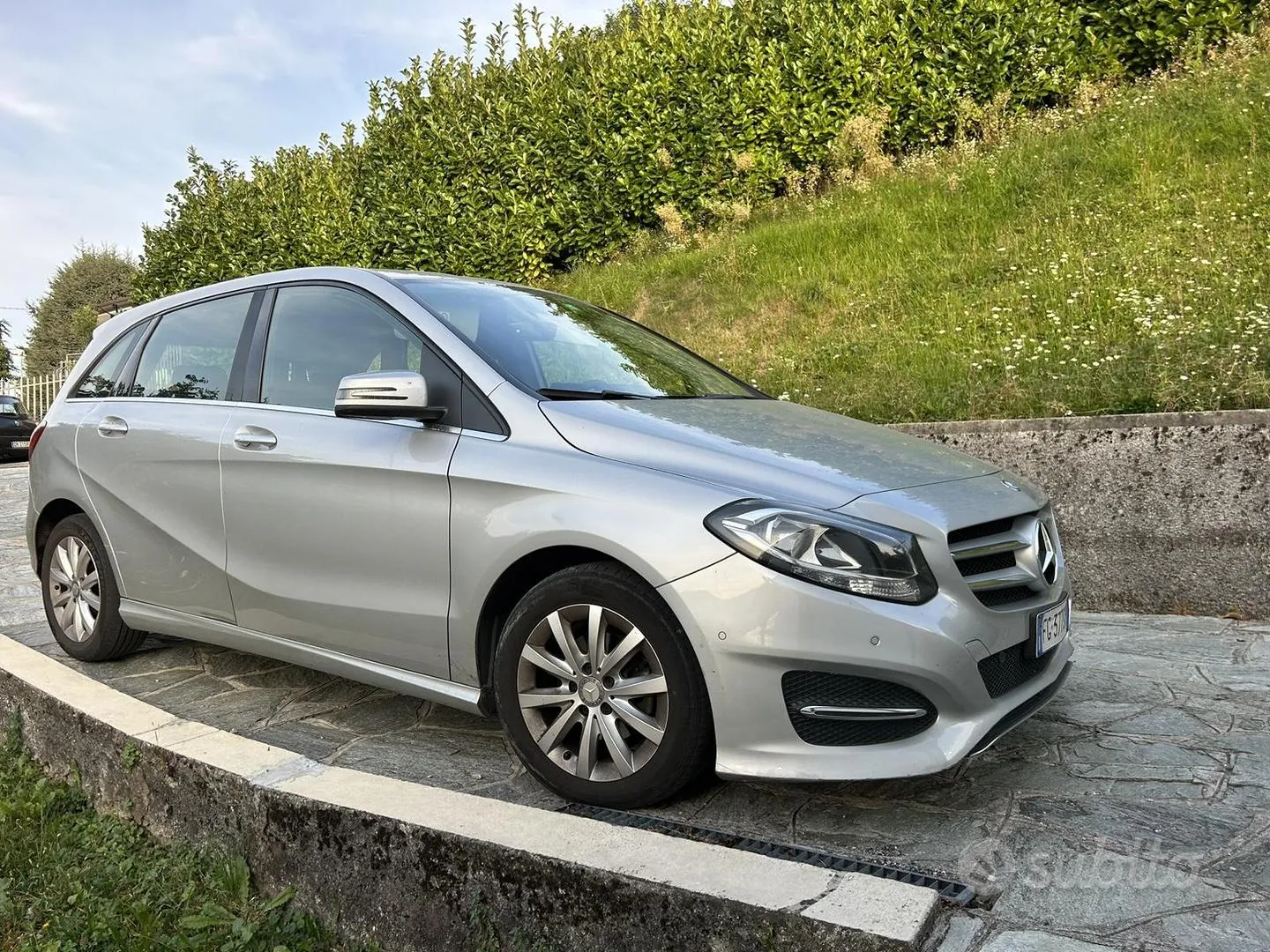 Mercedes-Benz B180D