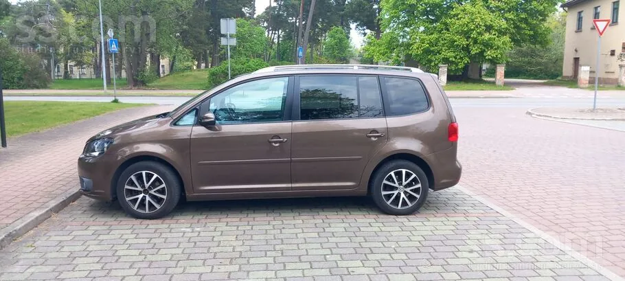Volkswagen Touran 2012 photo 4