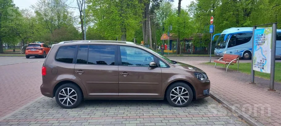 Volkswagen Touran 2012 photo 5