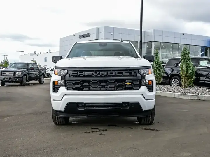 Chevrolet Silverado 1500 2026 photo 3