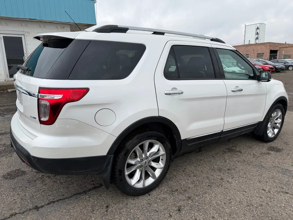 Ford Explorer 2014 photo 2