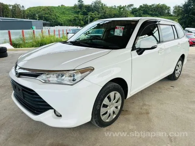 Toyota Corolla Fielder 2015 photo 2