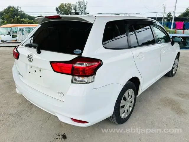 Toyota Corolla Fielder 2015 photo 4
