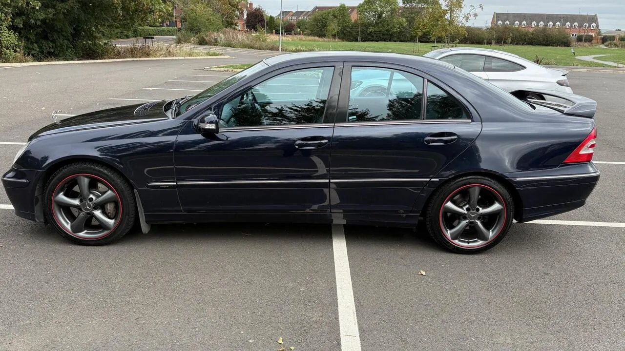Mercedes-Benz C-Class 2005 photo 3