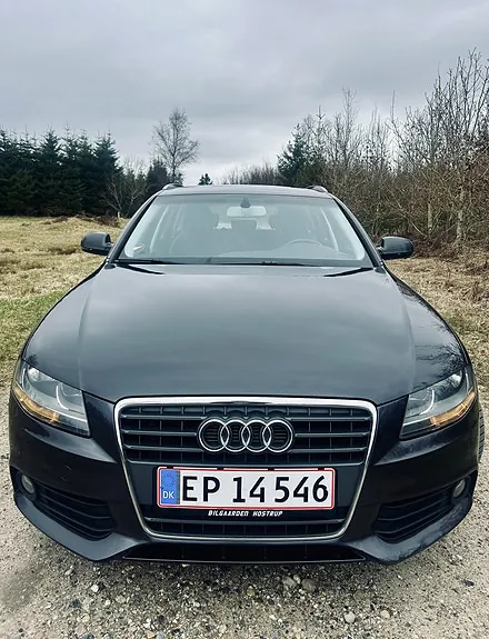 Audi A4 2011 photo 2