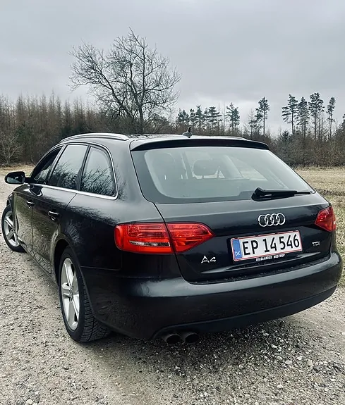 Audi A4 2011 photo 4