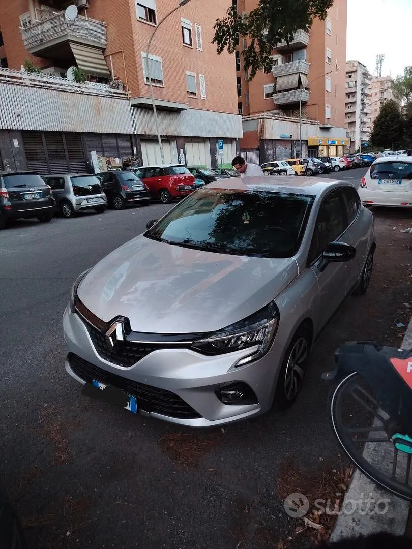Renault Clio 2023 photo 2