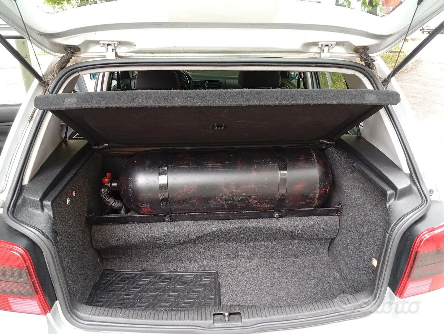 Volkswagen Golf 2000 photo 4