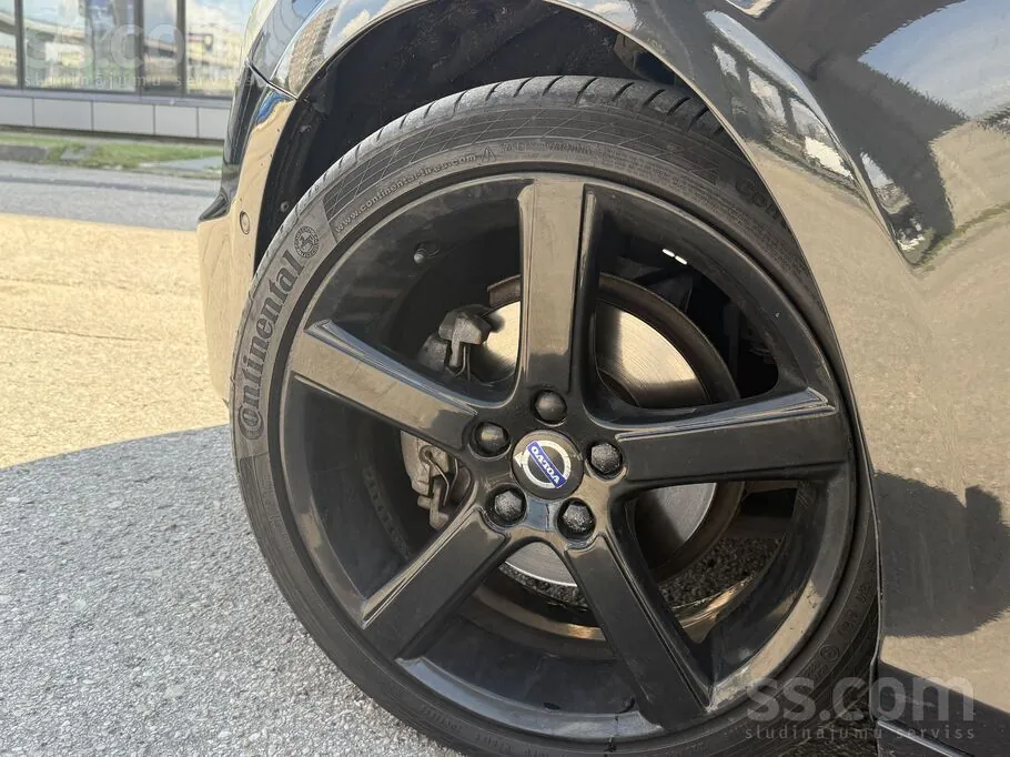 Volvo V40 2015 photo 2