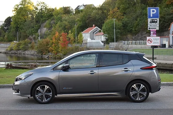 Nissan Leaf 2019 photo 2
