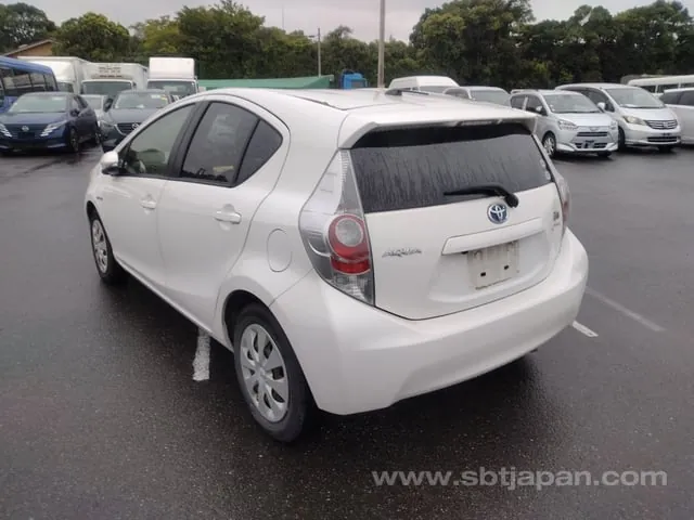 Toyota Aqua S 2012 photo 3