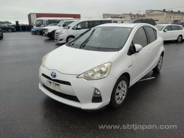 Toyota Aqua S 2012 photo 2