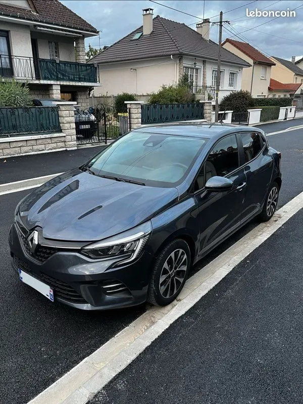 Renault Clio 2022 photo 3