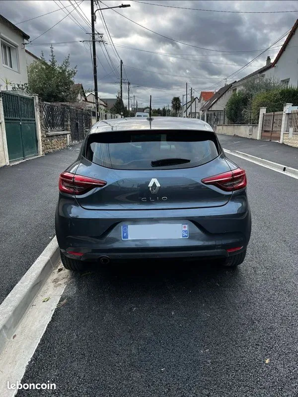 Renault Clio 2022 photo 2