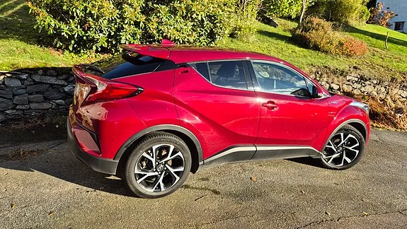 Toyota C-Hr 2018 photo 3