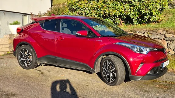 Toyota C-Hr 2018 photo 2