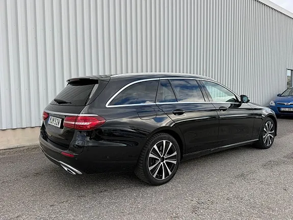 Mercedes-Benz E300 2021 photo 2