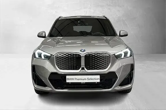 BMW Ix1 2026 photo 2