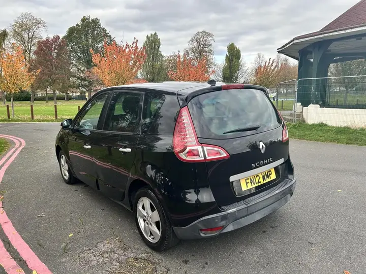 Renault Scenic 2012 photo 5