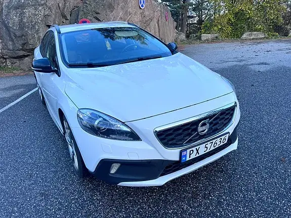 Volvo V40 Cross Country 2013 photo 2