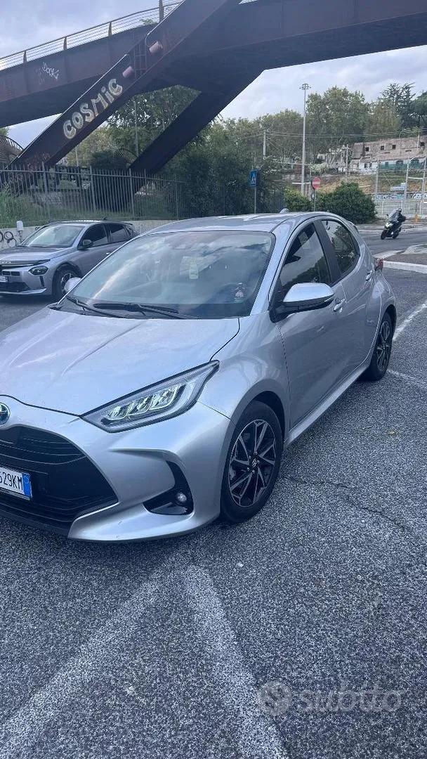 Toyota Yaris 2022 photo 2