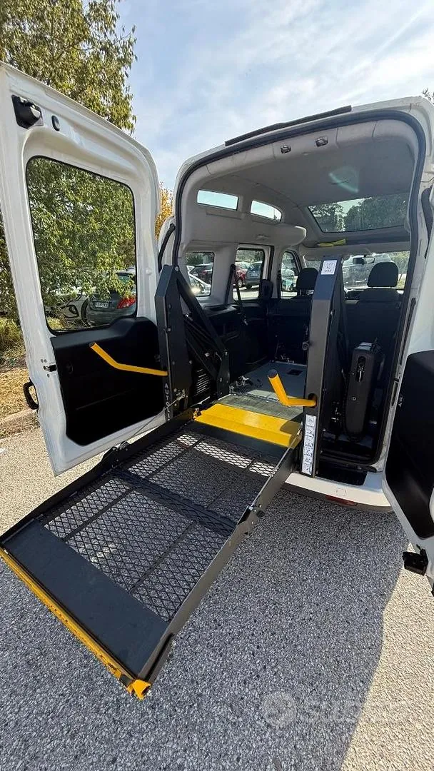 Fiat Doblo 2011 photo 3