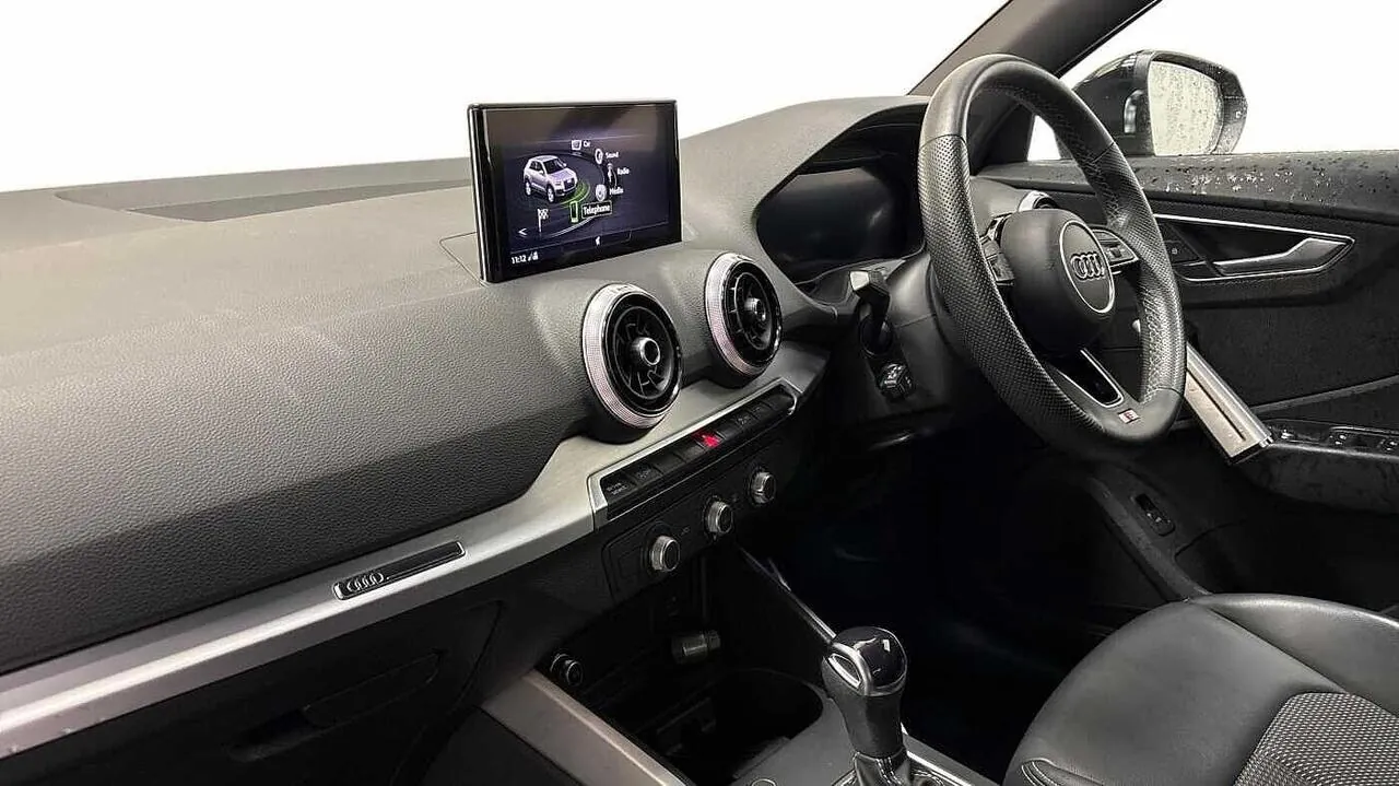 Audi Q2 2023 photo 2