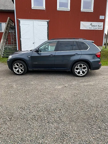 BMW X5 2010 photo 2