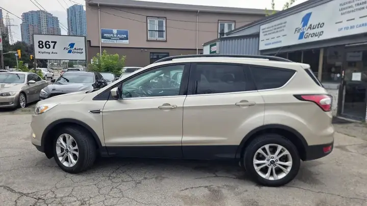 Ford Escape 2018 photo 2