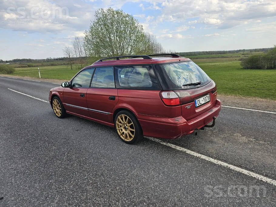 Subaru Legacy 2000 photo 4