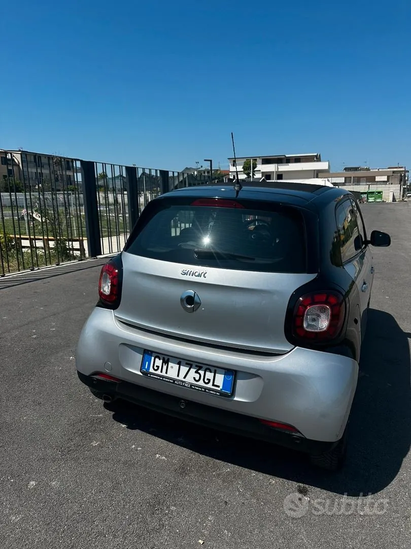 Smart Forfour 2015 photo 2